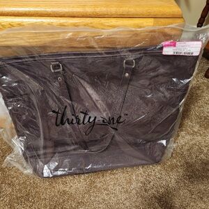Chic Thirty-One Fashion Editor Tote in Purple – New with Tags!